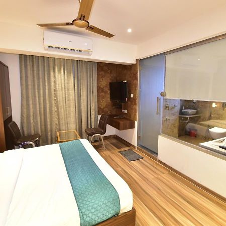 Hotel Candor Amigo Airoli Mind Space Navi Mumbai Exterior foto